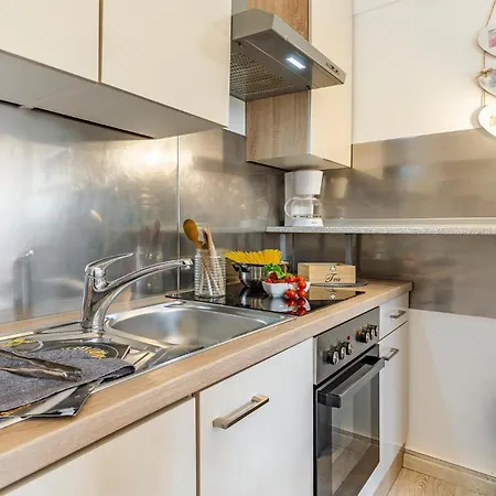 2 Bedroom Stunning In Prázdninový dům Šišan
