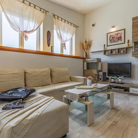 2 Bedroom Stunning In * Šišan