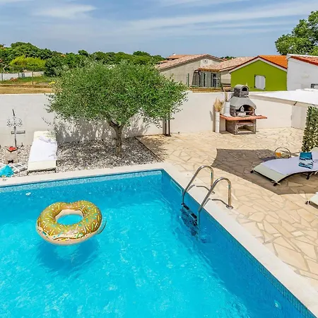 Holiday home 2 Bedroom Stunning In Sisan